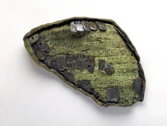 Fragment einer Schuppenrüstung, aus einem Kriegergrab in Nymphaeum